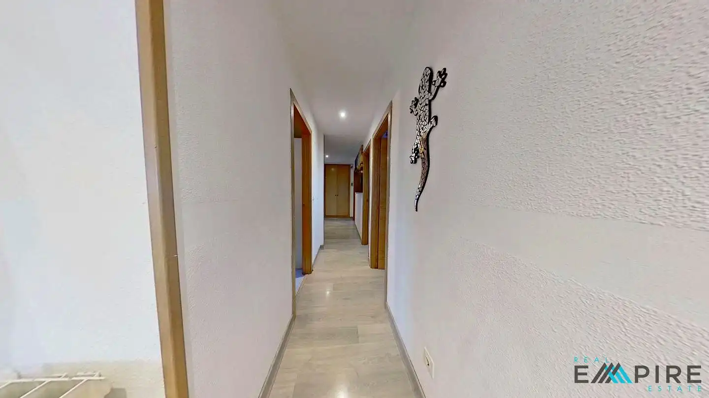 Planta baja en venta en Parla Este