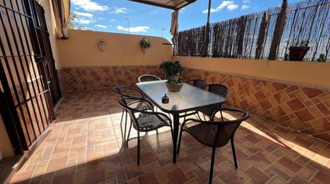 Foto 3 de Casa adosada en venda a Calle del Invierno, Torre Cruz - Los Molinos, Utrera