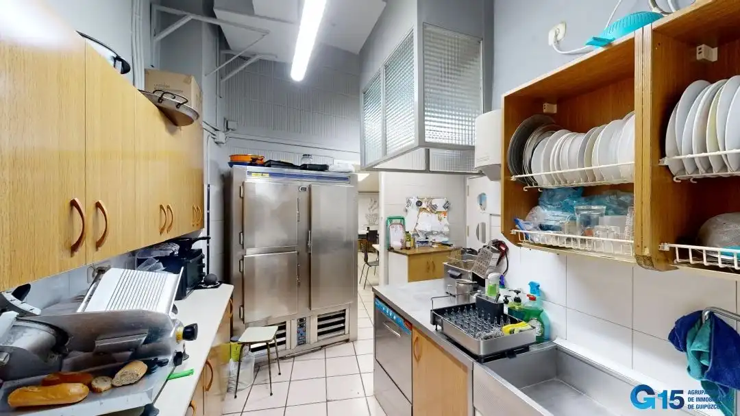 Cuina de Local de lloguer en Hernani amb Moblat