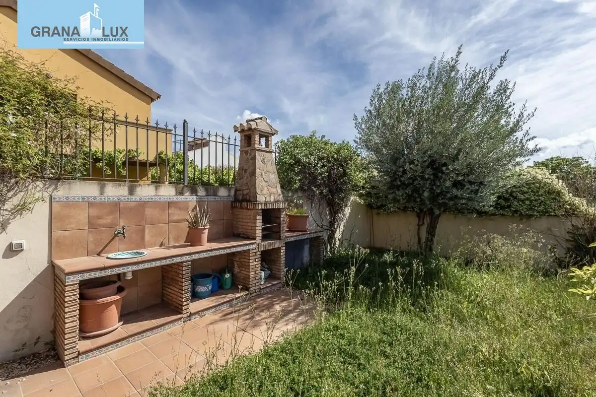 Casa con giardino in vendita a Calle Mariana Pineda, imagen 3