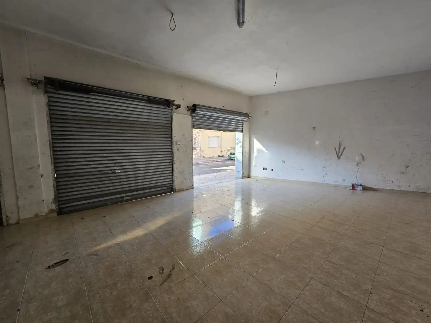 Local en venta en Canovelles
