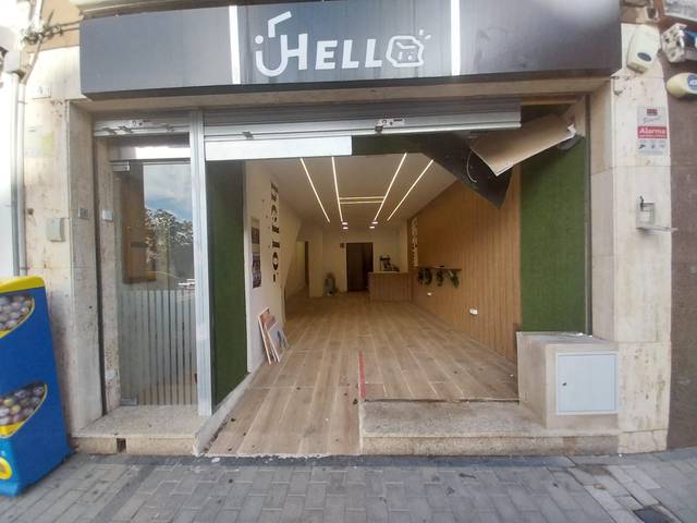 Local comercial en Alquiler en de l'Església en L'Estartit Poble