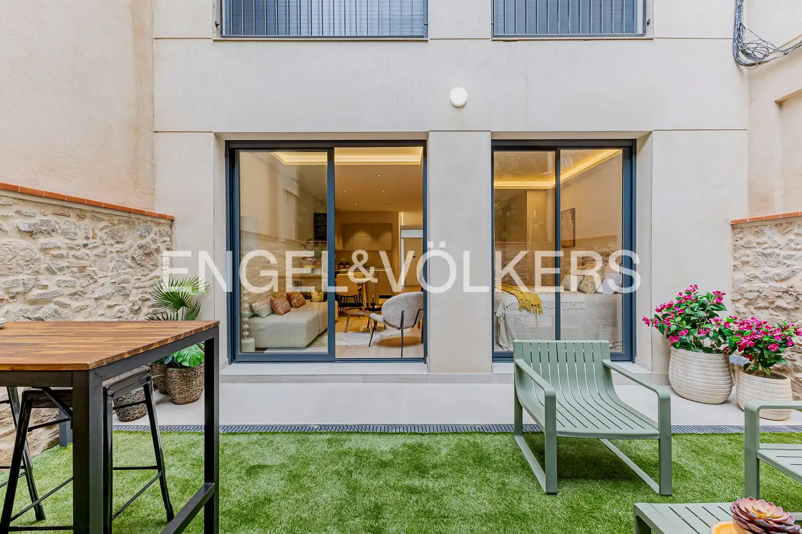 Terrasse von Wohnung zum Verkauf in Barcelona mit Klimaanlage, Heizung und Privatgarten