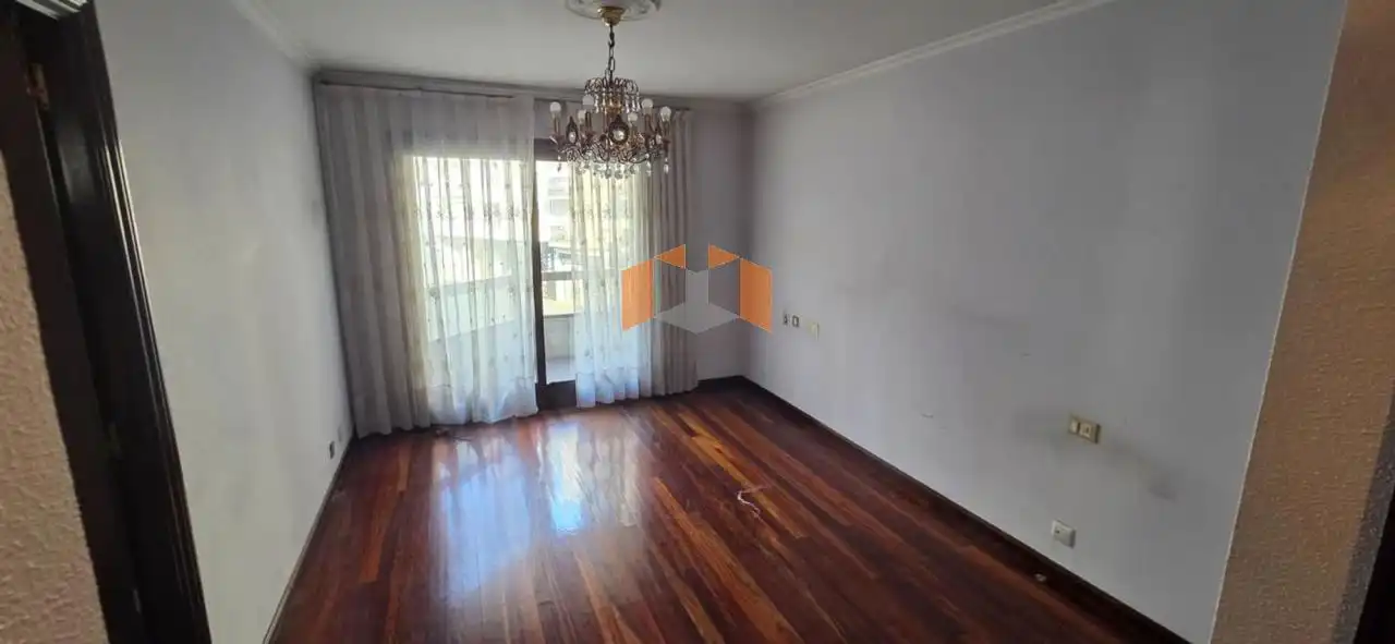 Sala de estar de Piso en venta en Vigo  con Calefacción, Parquet y Terraza
