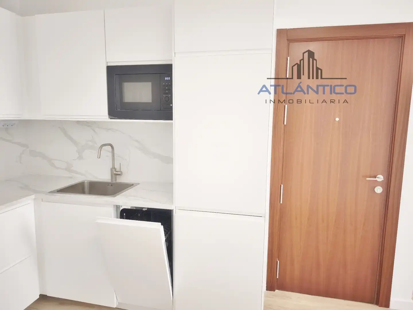Kitchen of Apartments for rent in A Coruña Capital   with Heating, Oven and Washing machine