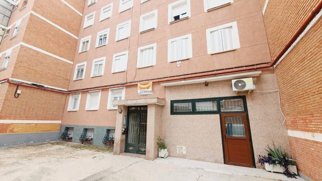 Piso en Venta en Calle de José Barbastre en Ventas