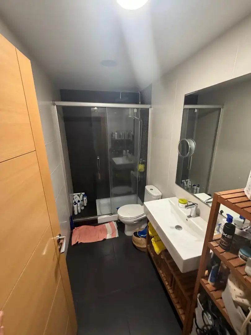 Baño de Piso en venta en Cornellà de Llobregat con Aire acondicionado, Calefacción y Terraza