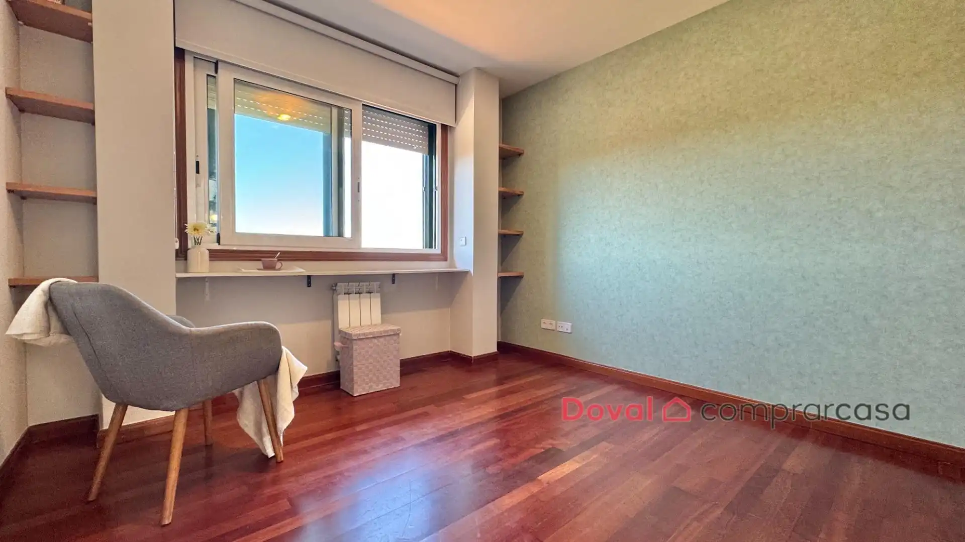 Dormitori de Casa o xalet en venda en Vigo  amb Aire condicionat, Calefacció i Jardí privat