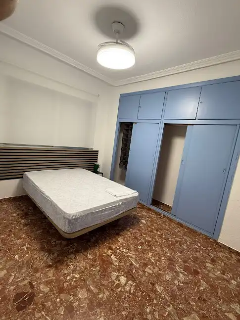 Flat for rent in Calle Romea, 9, Linarejos