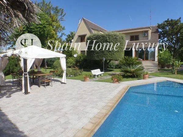 Casa-chalet en Venta en Cirerers en Casas Verdes