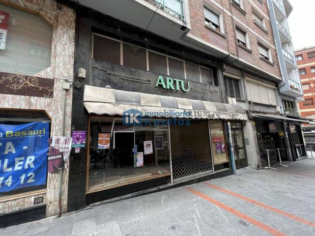 Local comercial en Alquiler en Centro - Ariz - Uribarri