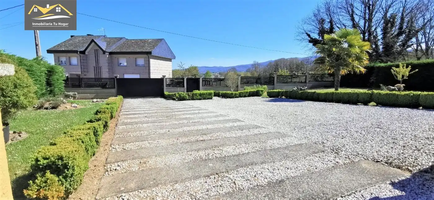Vista exterior de Casa o chalet en venta en A Pobra de Trives  con Calefacción, Terraza y Trastero