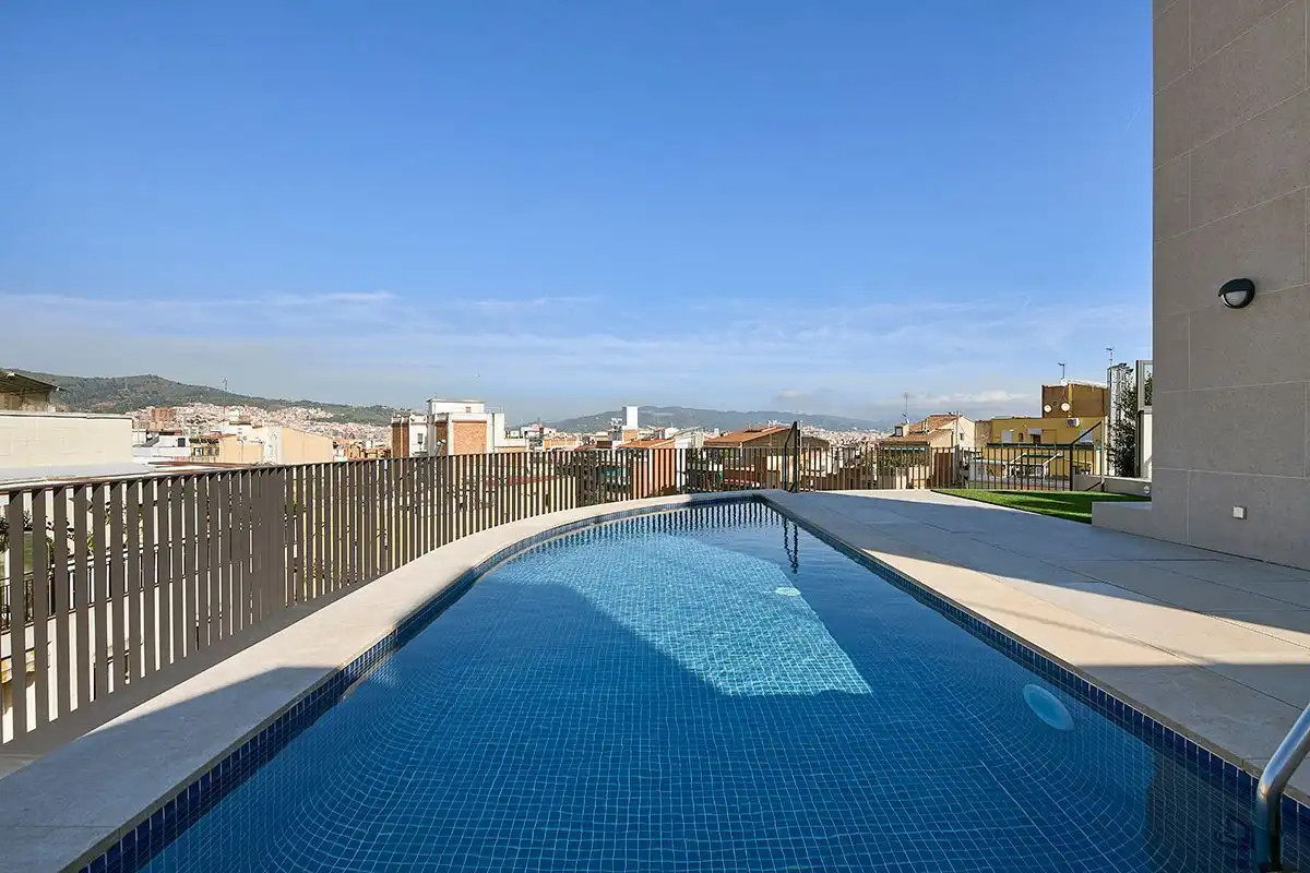 Piscina de Pis de lloguer en Barcelona amb Aire condicionat, Calefacció i Parquet