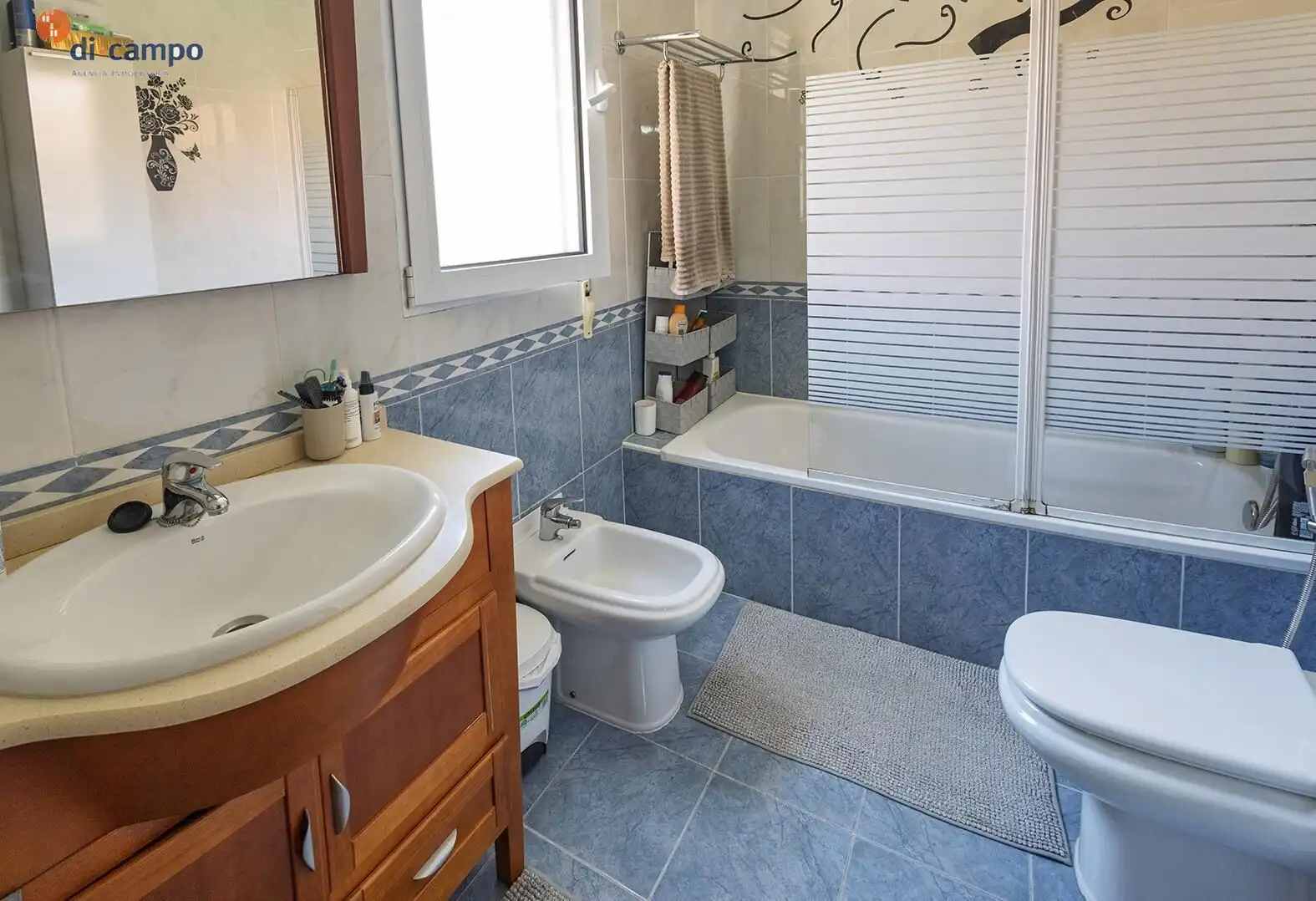 Baño de Casa adosada en venta en Fuensaldaña con Calefacción