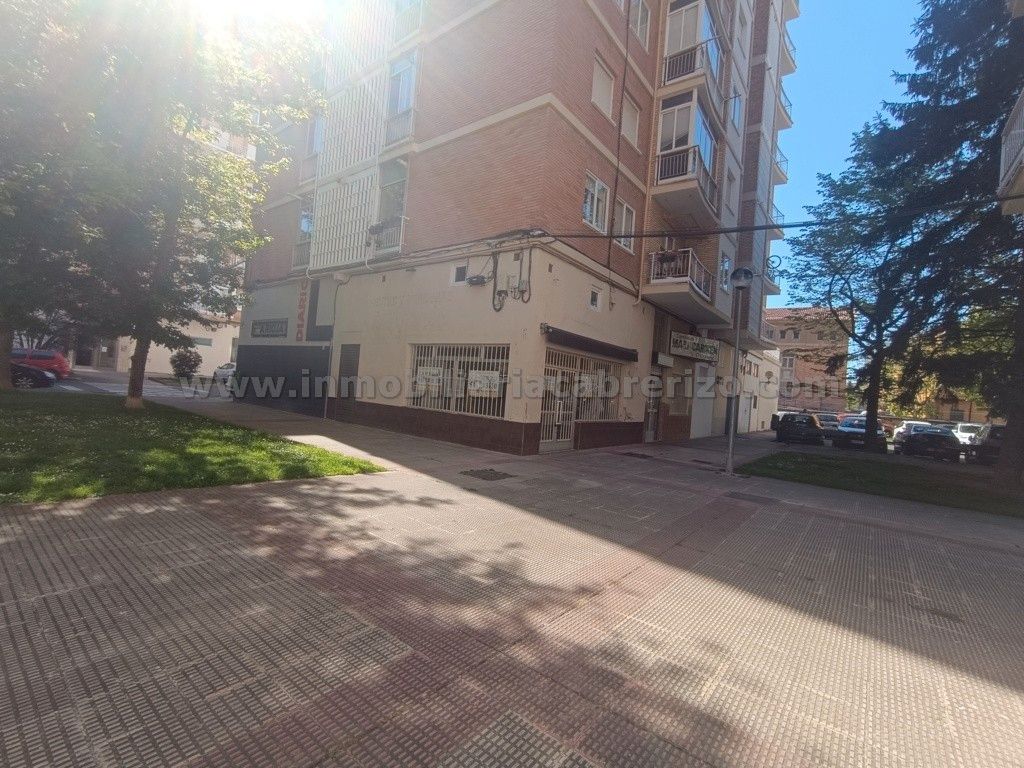 Local de lloguer a Calle Duques de Nájera, Jesuitas