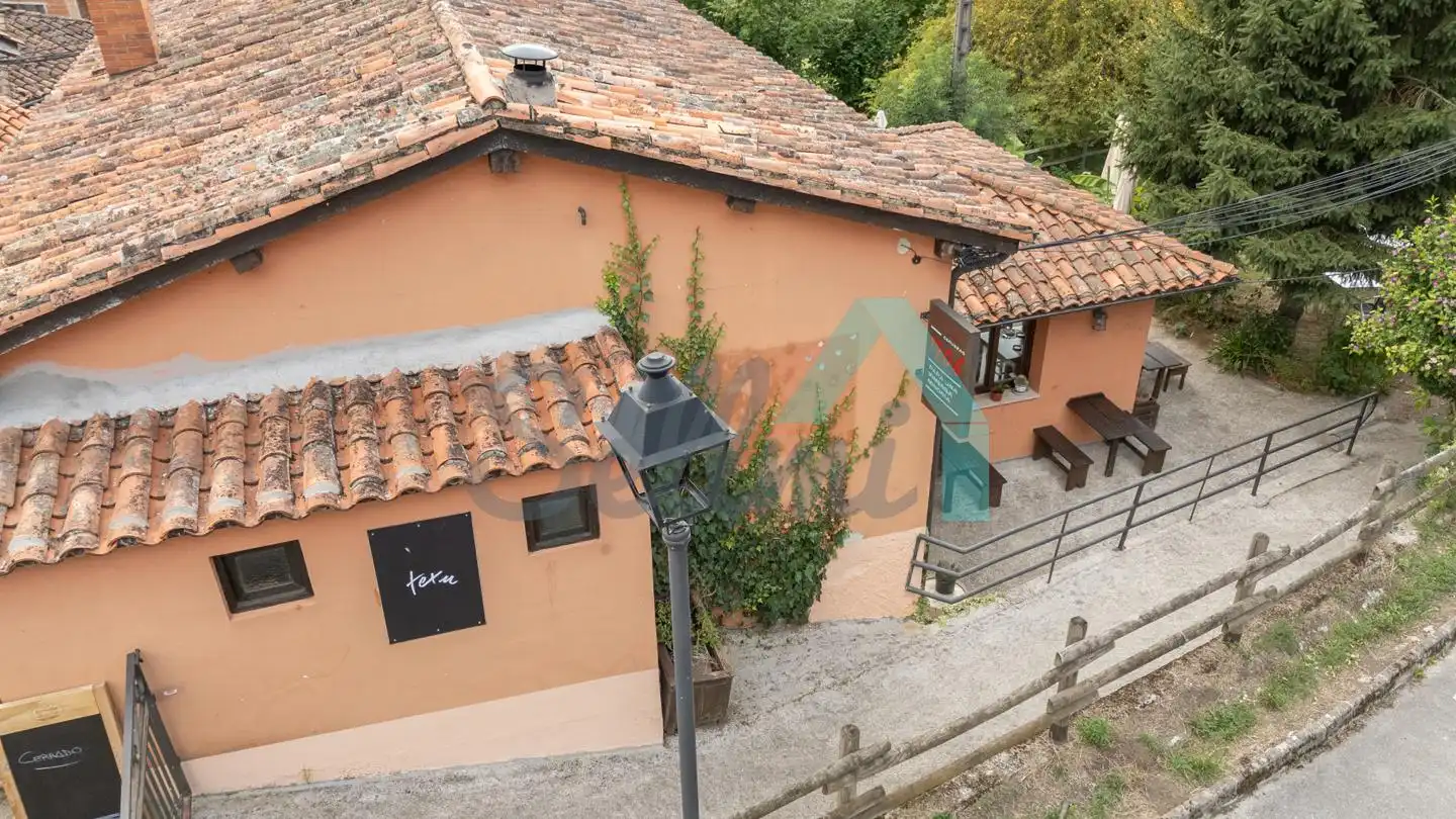 Vista exterior de Casa o chalet en venta en Sobrescobio con Calefacción, Jardín privado y Terraza