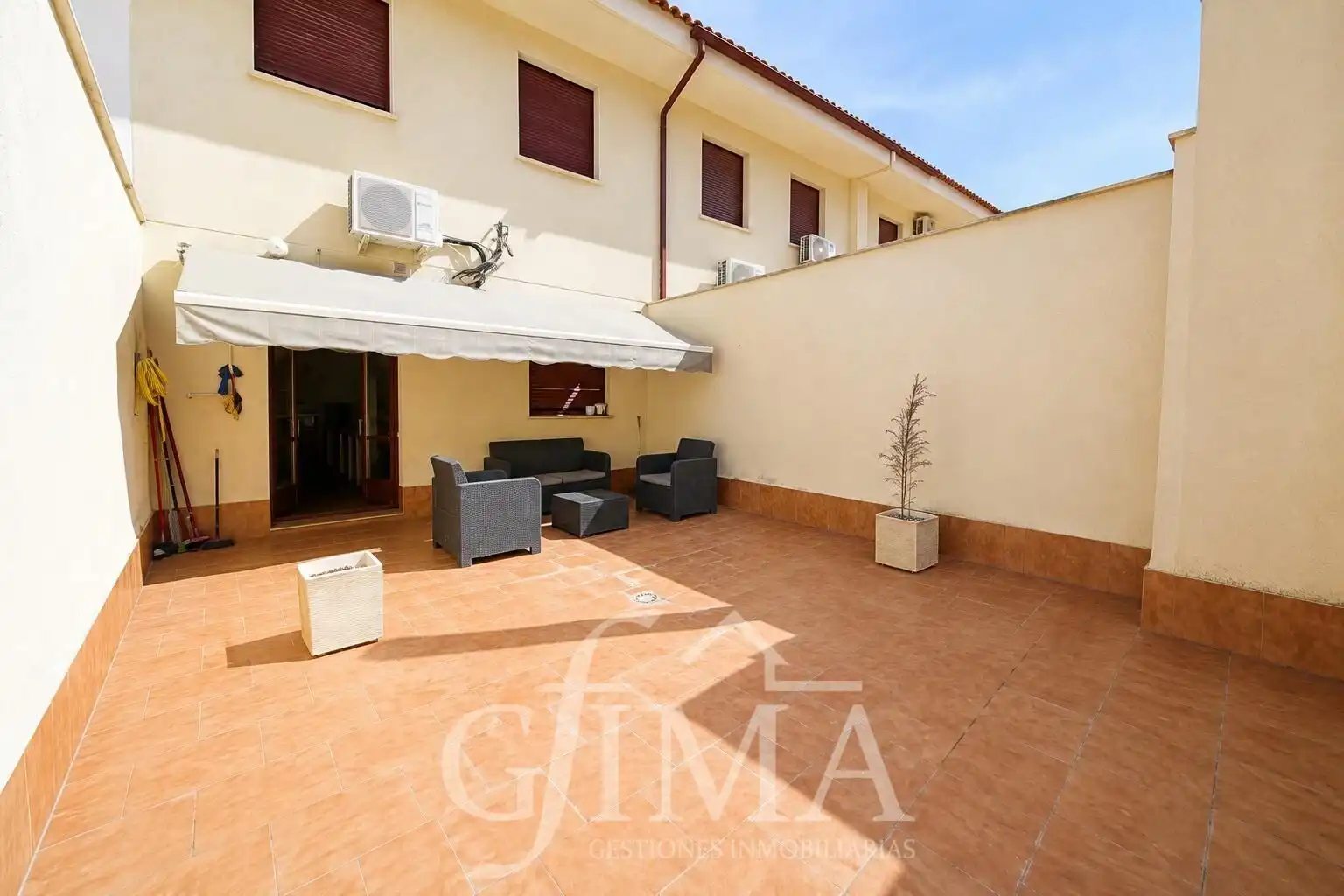 Terraza de Casa adosada en venta en Tomelloso con Calefacción y Amueblado