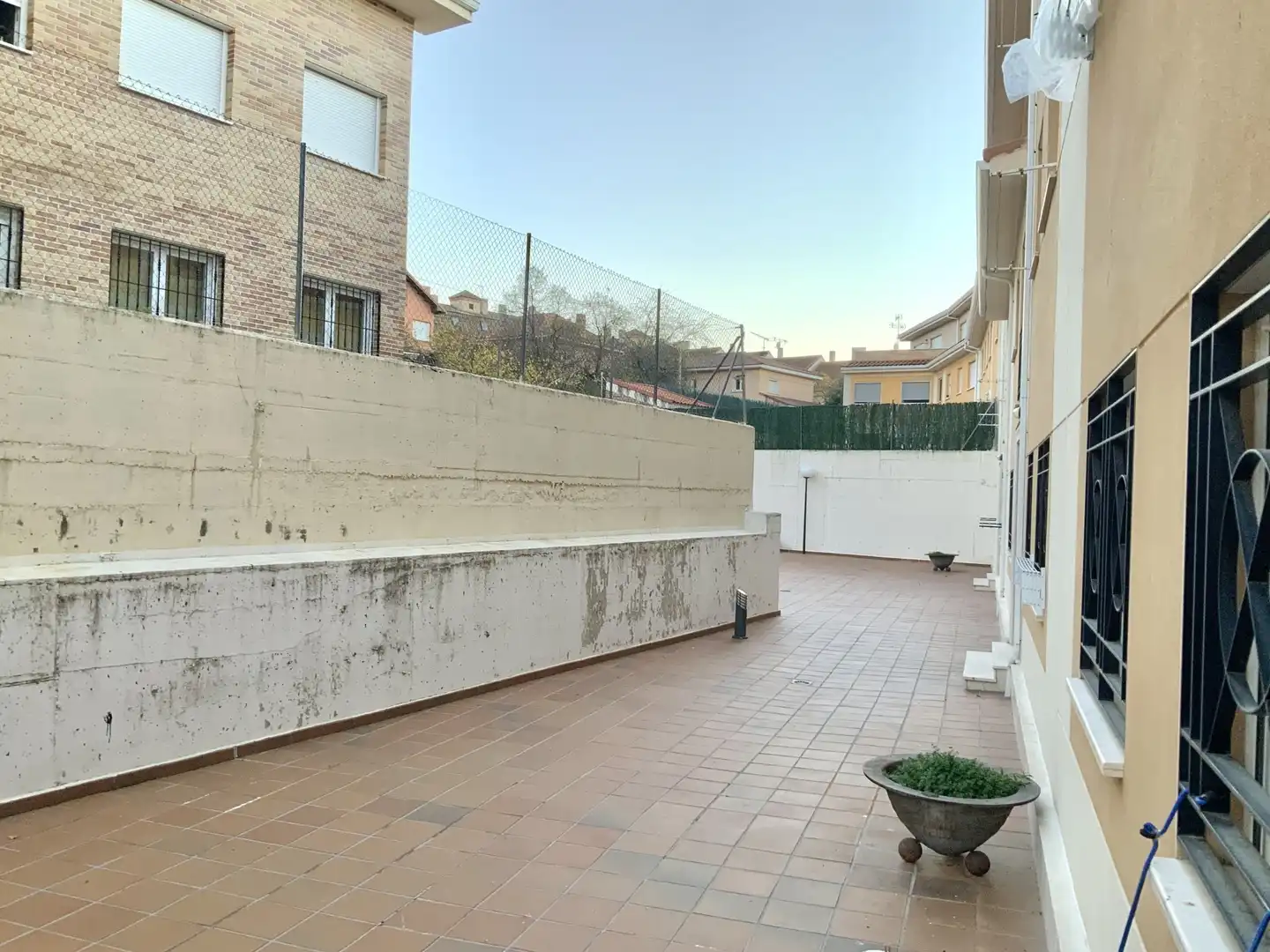 Terrasse von Wohnung zum Verkauf in Pedrezuela mit Ofen, Waschmaschine und Mikrowelle
