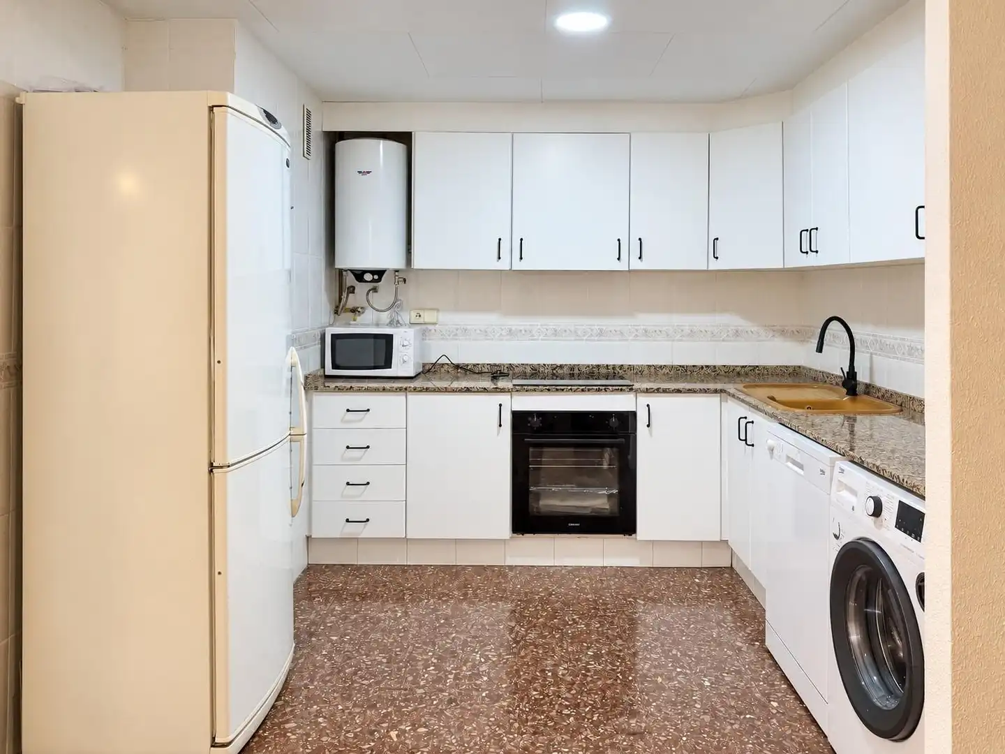 Flat with terrace to rent in Quatre Carreres, imagen 12