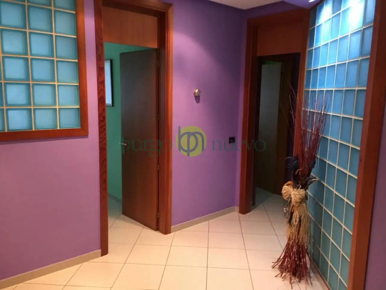 Oficina de alquiler en León Capital  con Calefacción y Alarma