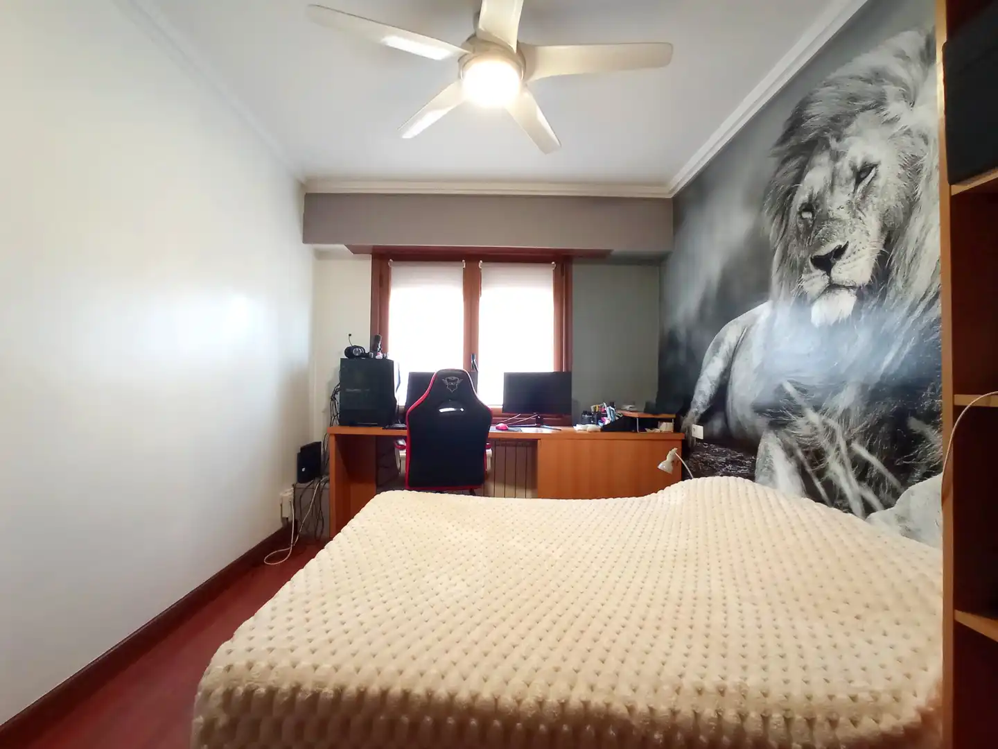 Habitación de Casa adosada en venta en Irun  con Terraza, Trastero y Amueblado