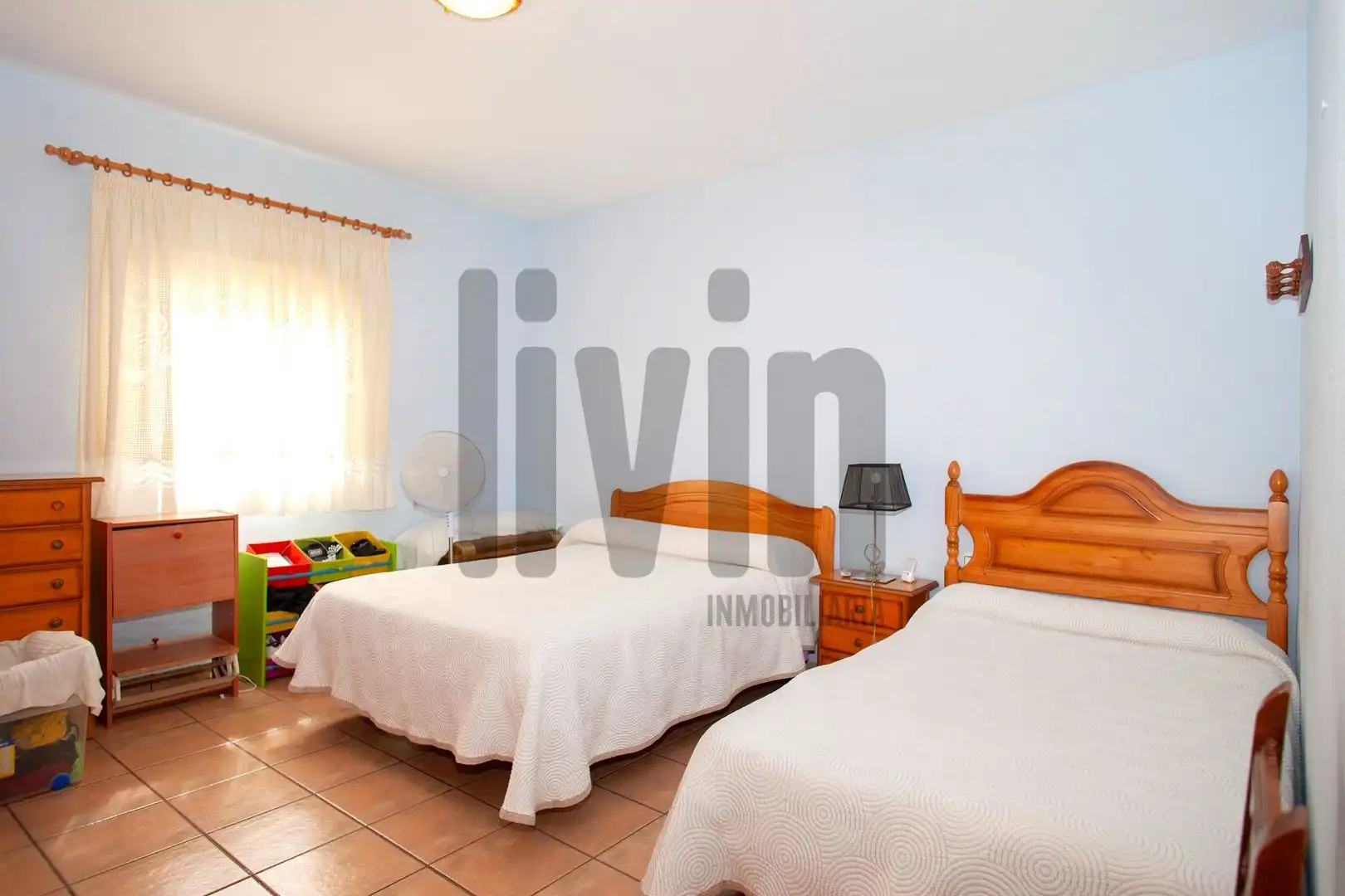 Dormitori de Casa o xalet en venda en Jaén amb Aire condicionat, Calefacció i Jardí privat