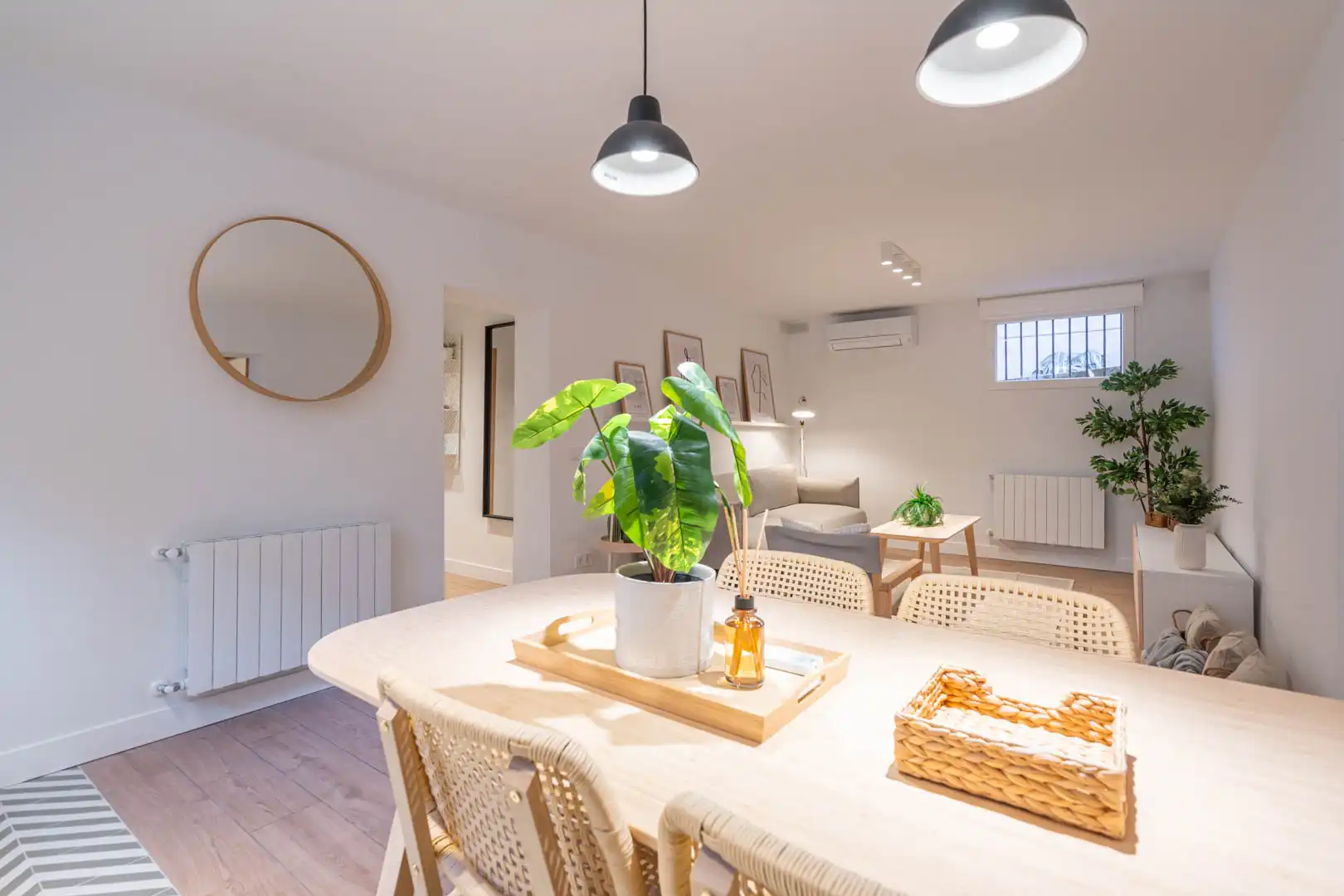 Dining room of Flat for rent in Madrid  with Heating, Furnished and Oven