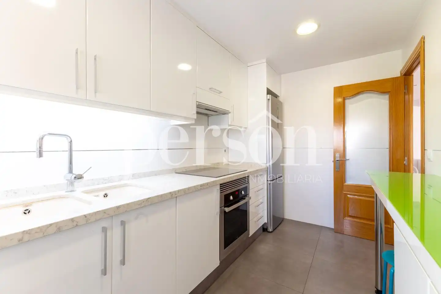 Kitchen of Flat for rent in Valencia  with Air Conditioner, Furnished and Balcony