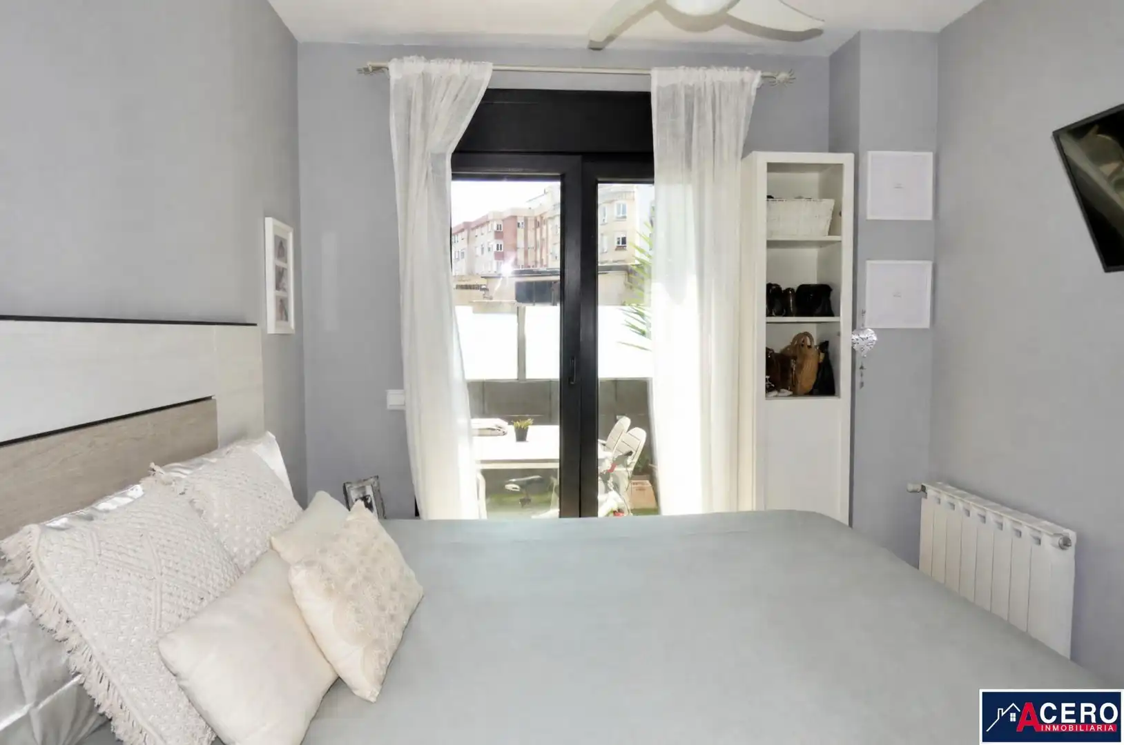 Schlafzimmer von Erdgeschoss zum Verkauf in Santander mit Terrasse und Möbliert
