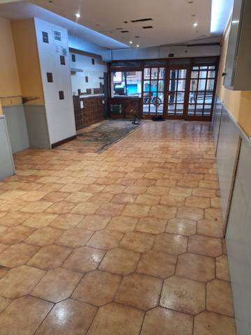 Local comercial en Venta en Avinguda de la Mare de Déu de Montserrat, 195 en El Guinardó