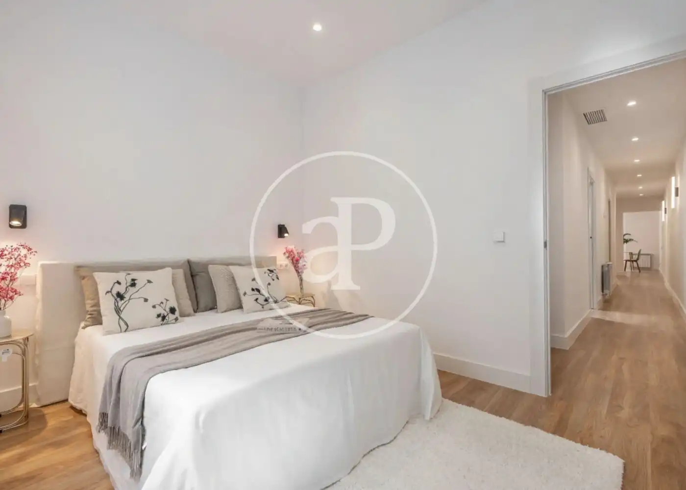 Bedroom of Flat for sale in Madrid  with Air Conditioner, Heating and Balcony