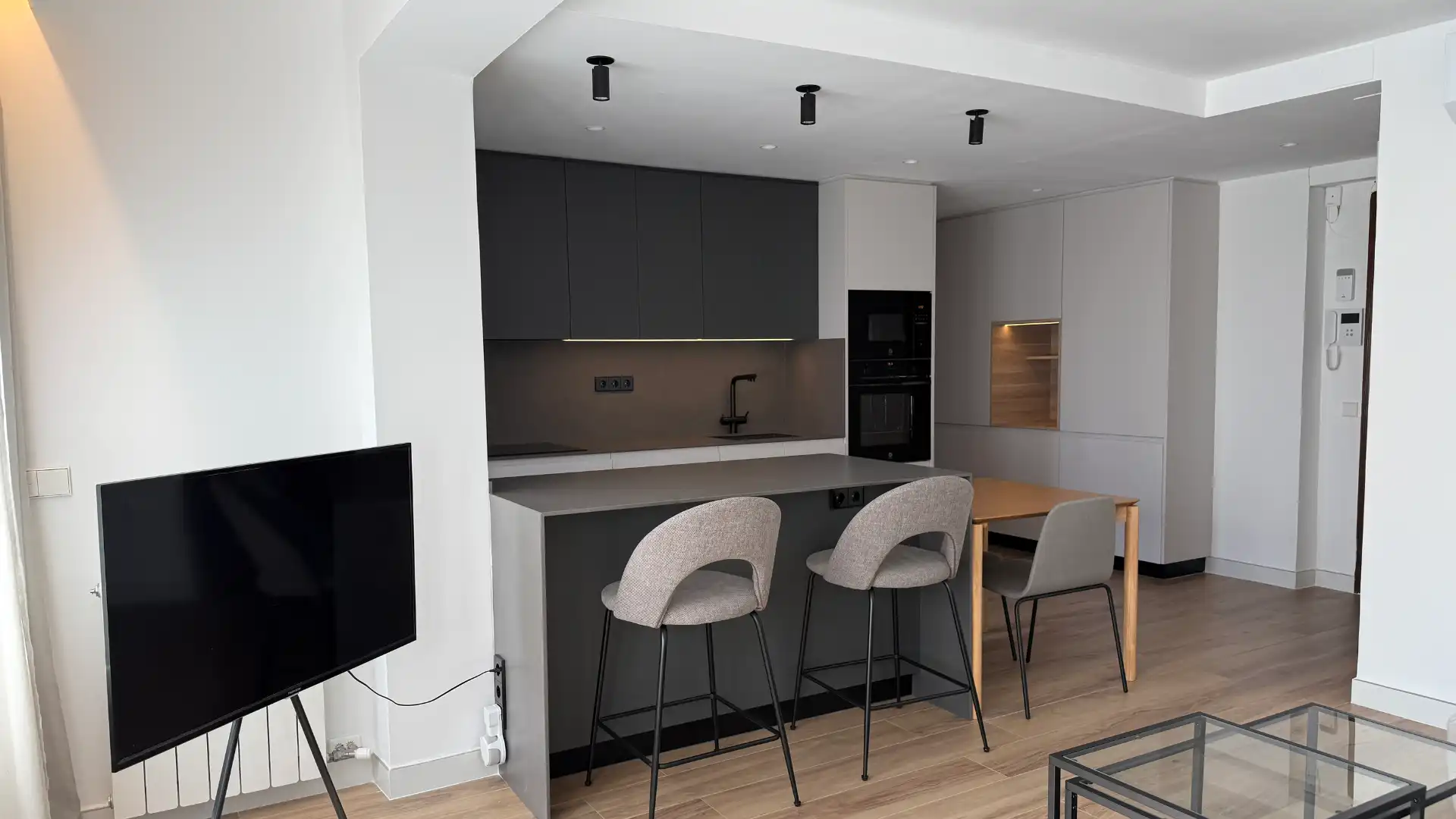 Küche von Wohnung zum Verkauf in Reus mit Klimaanlage und Heizung