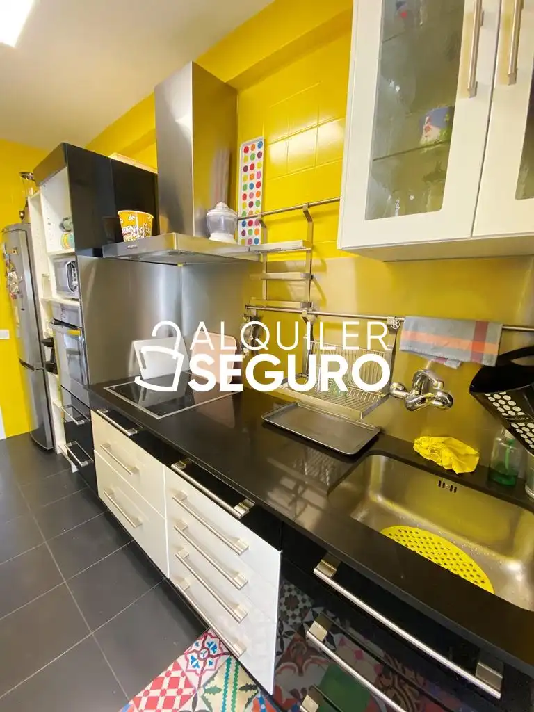Kitchen of Flat for rent in Madrid  with Air Conditioner, Heating and Terrace