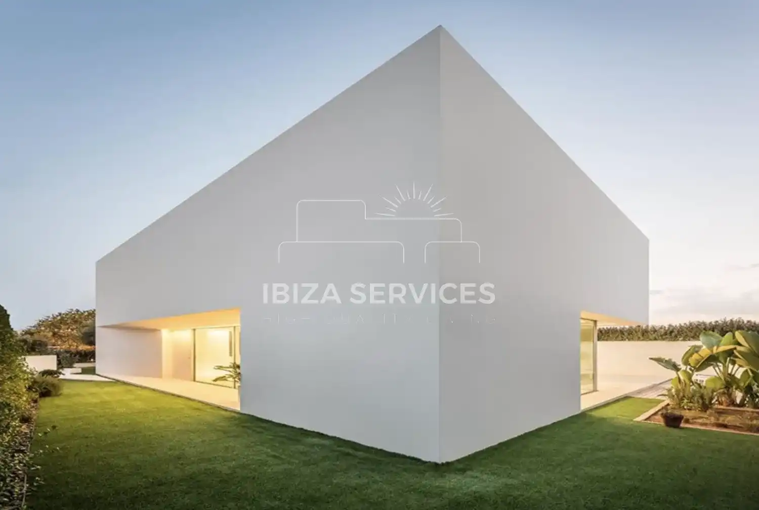 Vista exterior de Casa o chalet de alquiler en Santa Eulària des Riu con Aire acondicionado, Jardín privado y Piscina