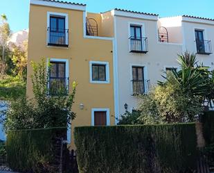 Vista exterior de Casa adosada en venda en Casares amb Calefacció, Jardí privat i Terrassa