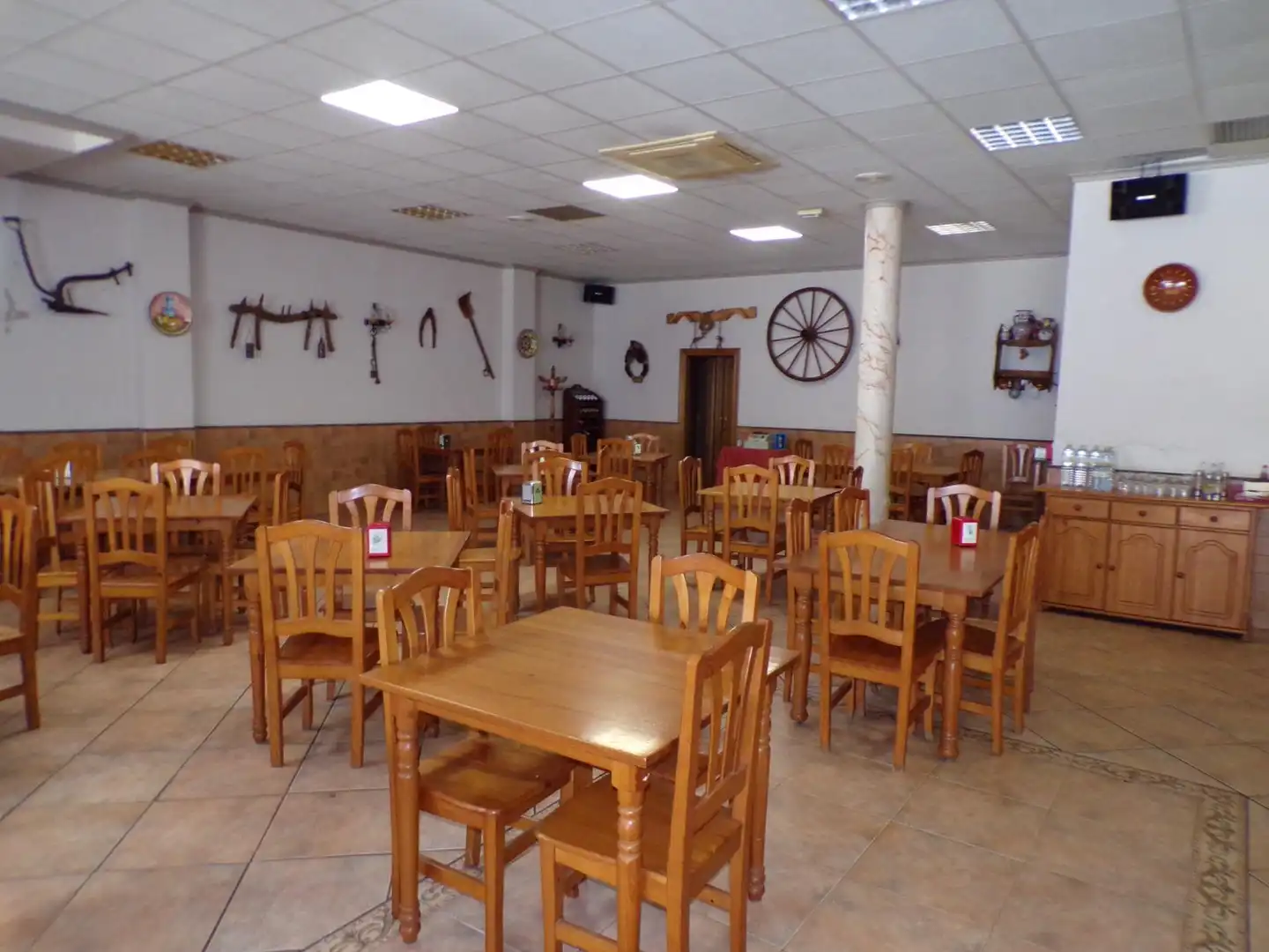 Commercial properties for sale in Castellón de la Plana / Castelló de la Plana  with Air Conditioner, Terrace and Furnished