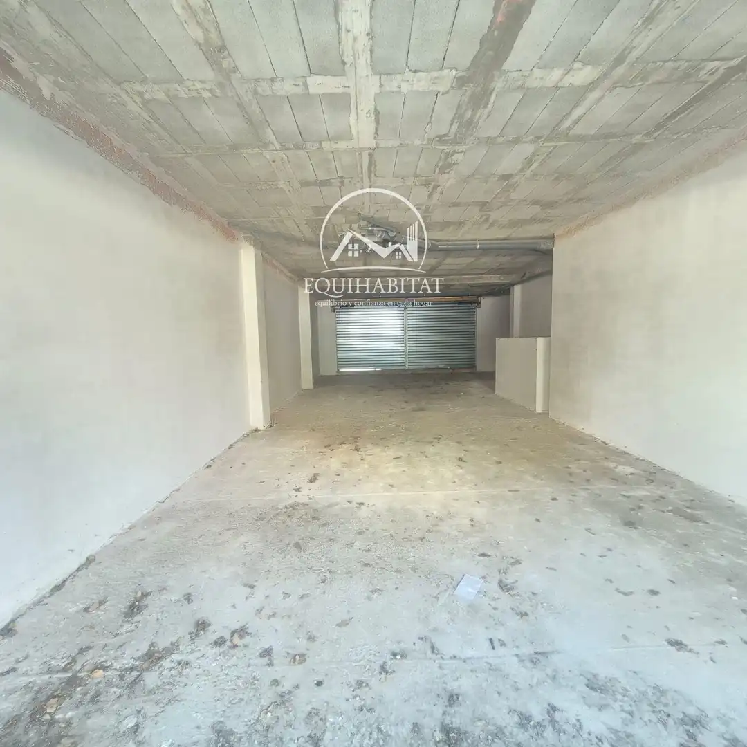 Local comercial en venta en AVD PRAT DE LA RIVA