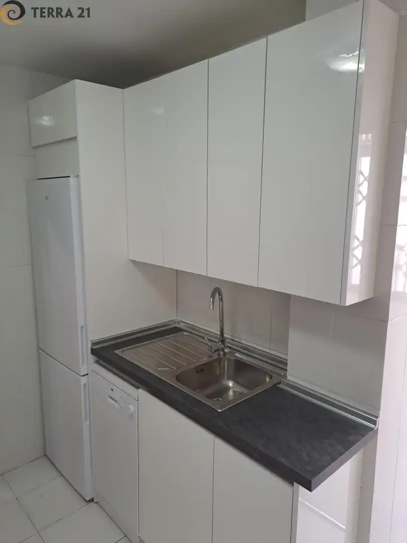 Cocina de Piso para compartir en Jaén con Aire acondicionado