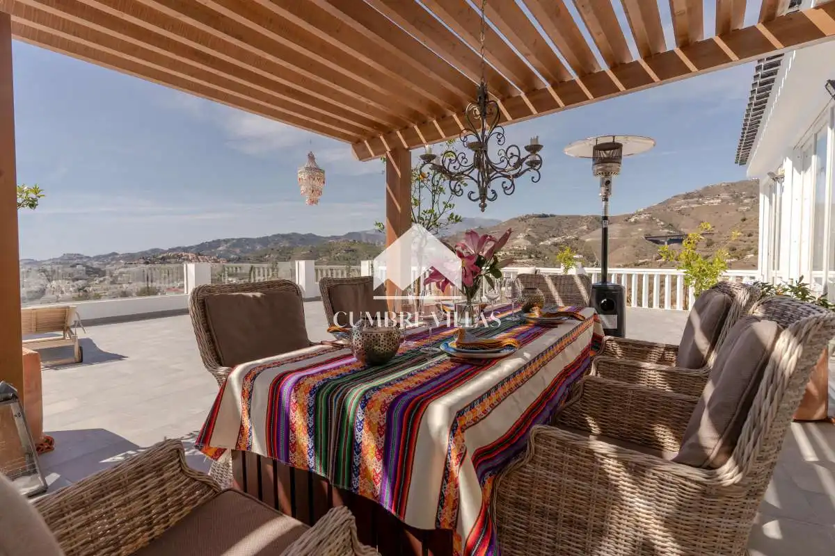 Terrassa de Casa o xalet en venda en Almuñécar amb Terrassa, Traster i Internet