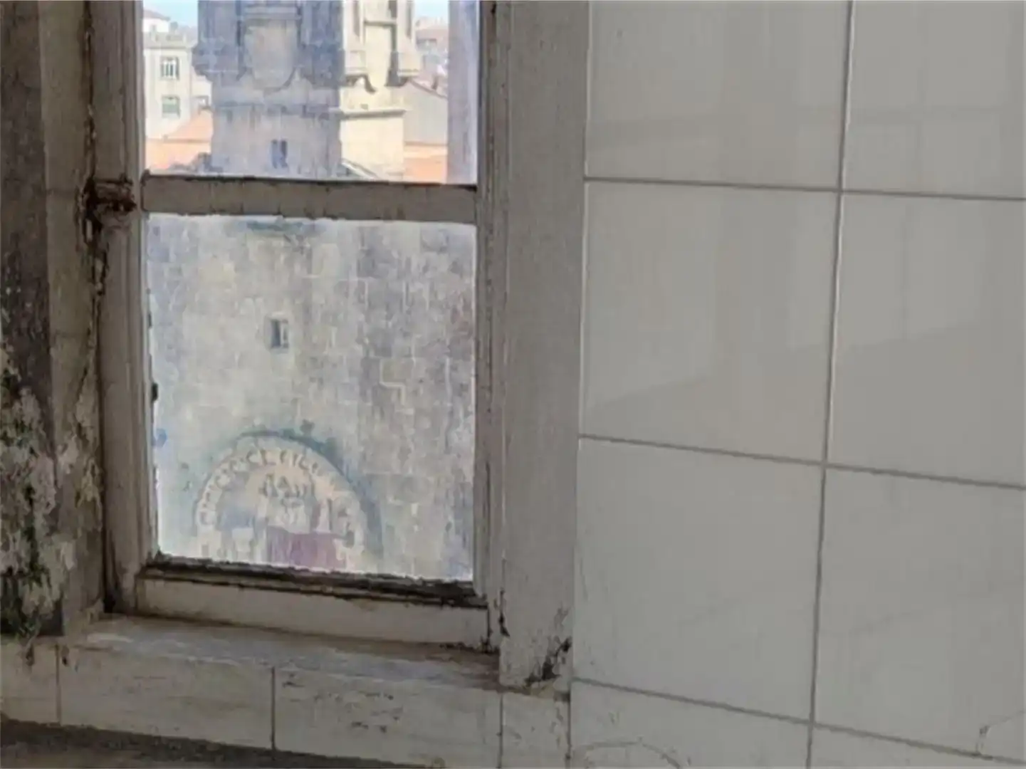 Vista exterior de Casa adosada en venda en Santiago de Compostela 