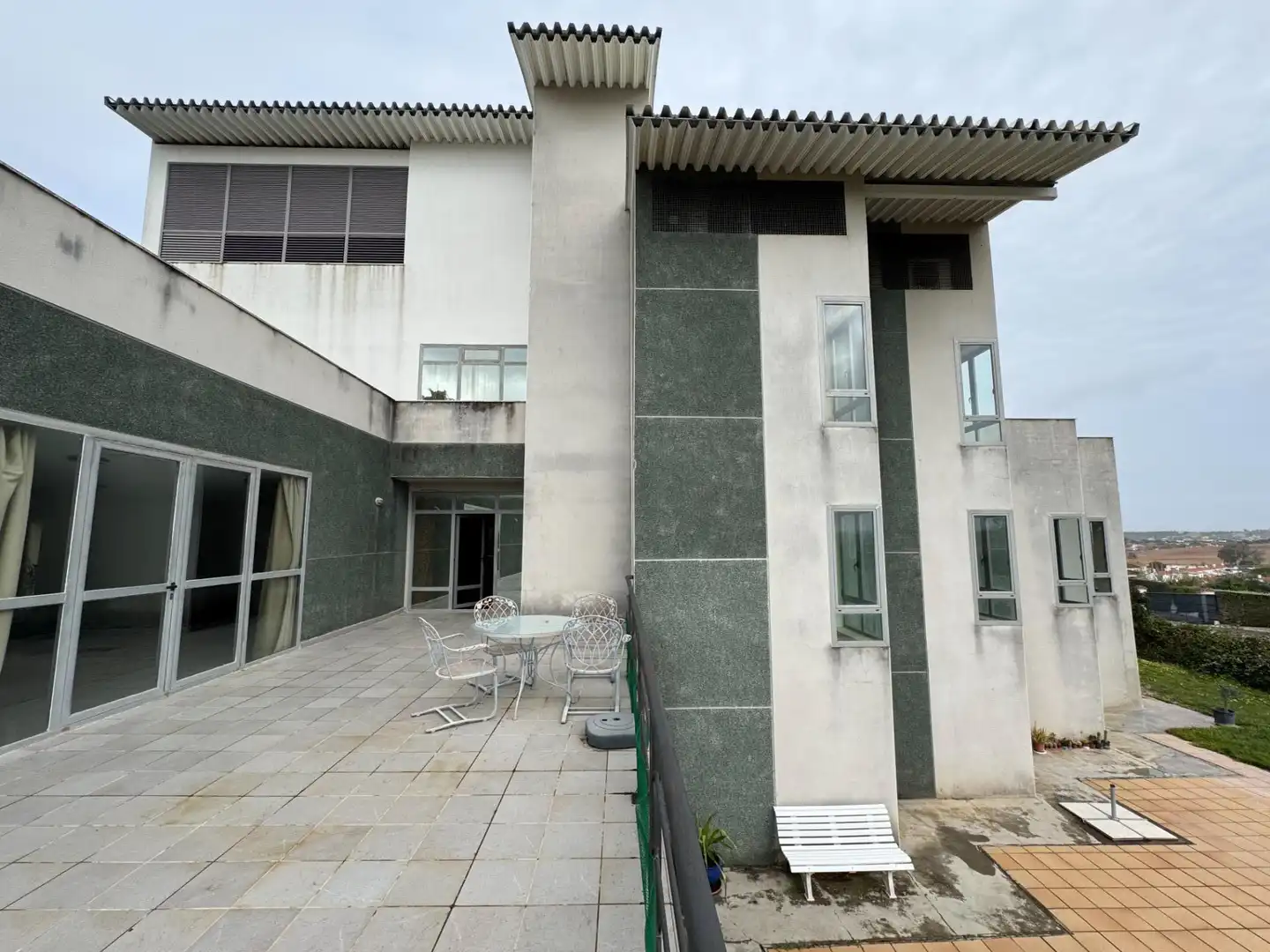 Vista exterior de Casa o xalet en venda en Badajoz amb Aire condicionat, Calefacció i Jardí privat