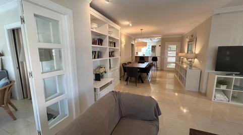 Foto 3 de Piso de alquiler en Playamar - Benyamina, Torremolinos