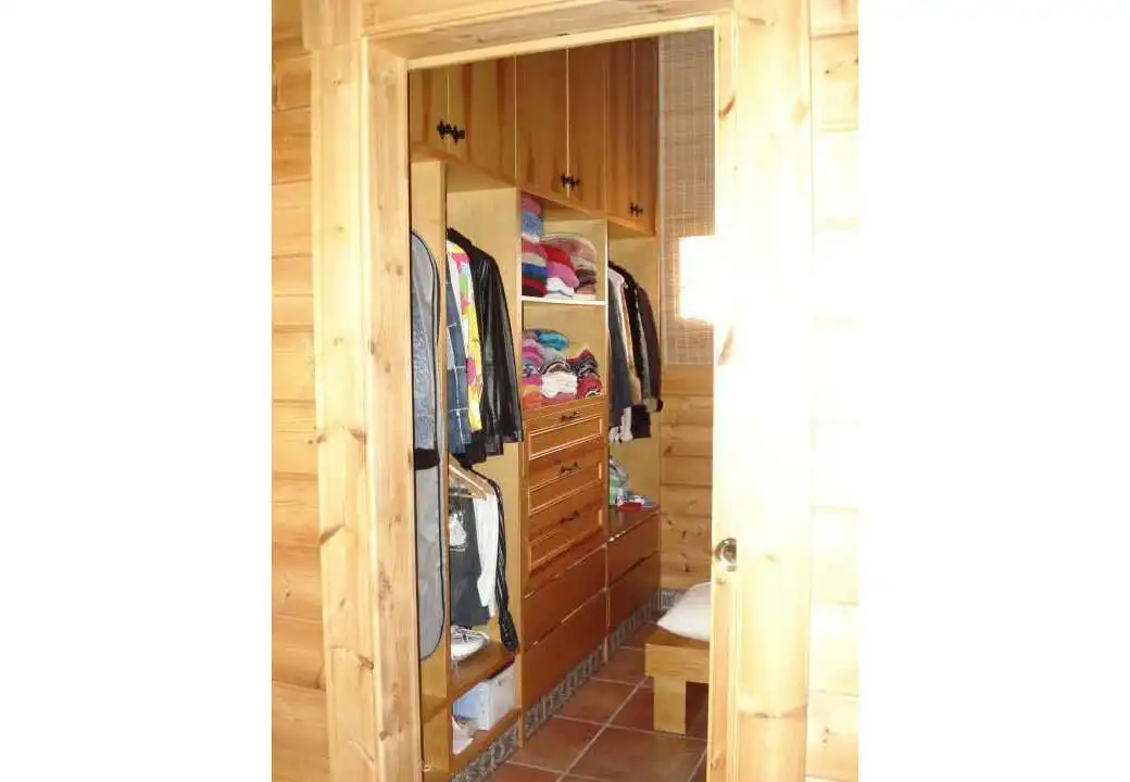 Schlafzimmer von Haus oder Chalet zum Verkauf in Vallromanes mit Klimaanlage, Heizung und Privatgarten