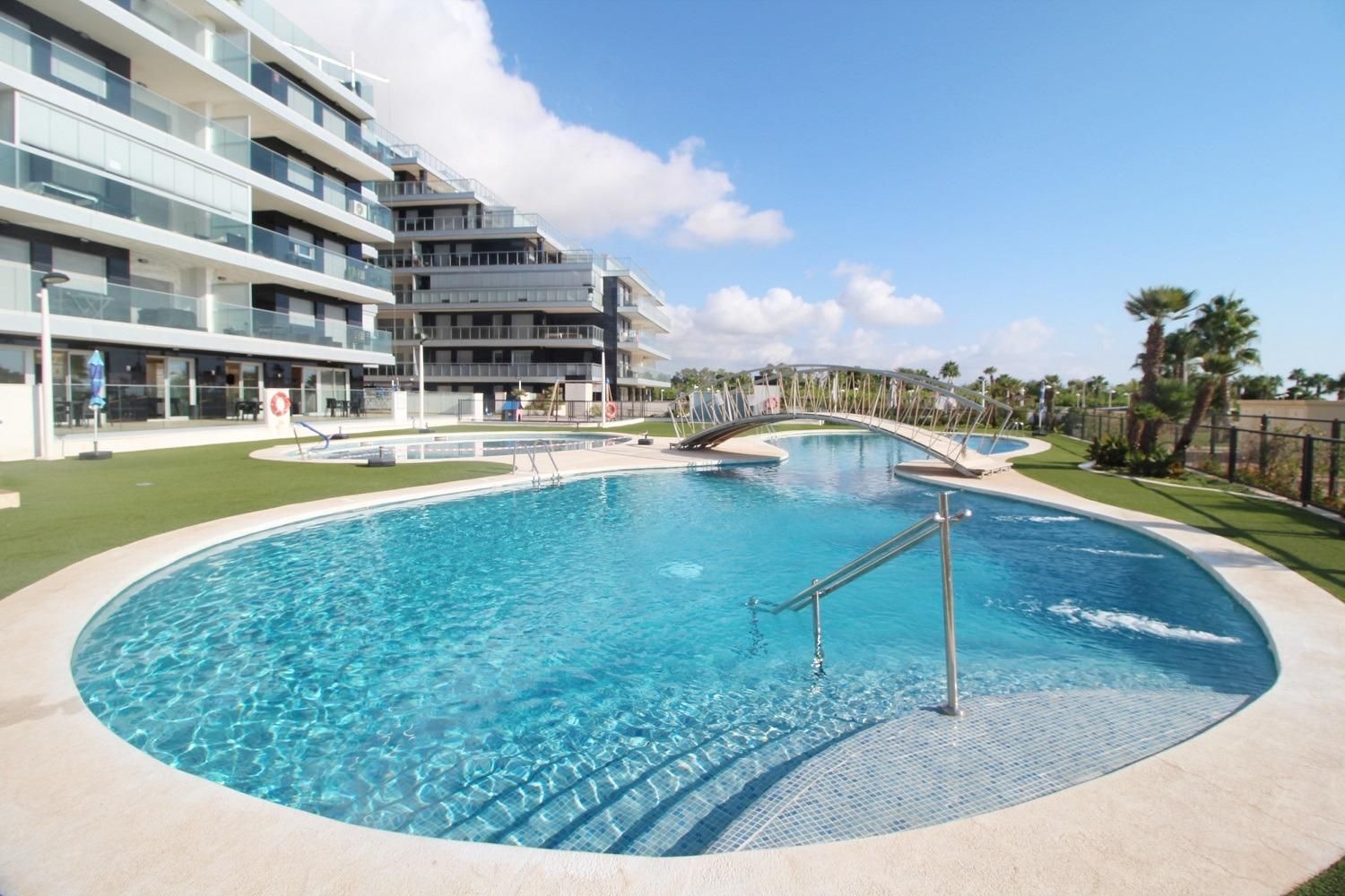 Piscina de Pis en venda en Oropesa del Mar / Orpesa amb Aire condicionat, Jardí privat i Terrassa