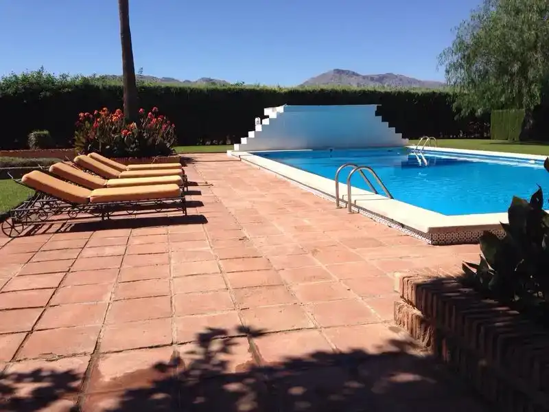 Piscina de Finca rústica de lloguer en Zona de la Vega