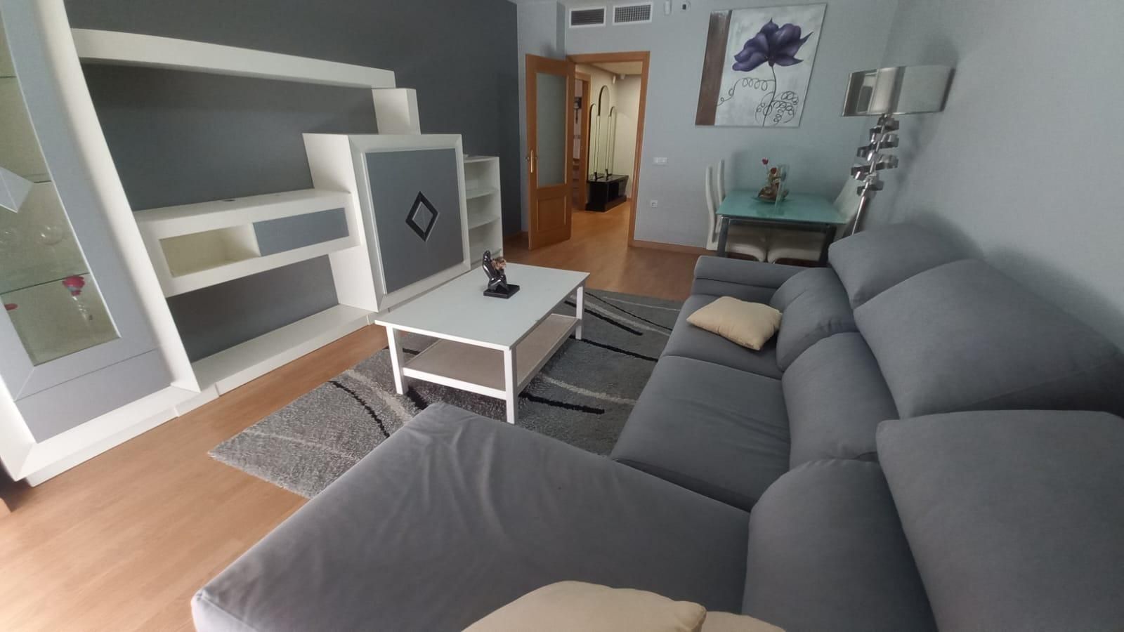 Sala de estar de Piso de alquiler en  Murcia Capital con Aire acondicionado y Balcón