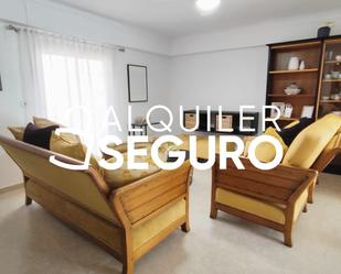 Living room of Flat to rent in  Valencia Capital  with Heating, Terrace and Furnished