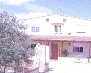 Exterior view of House or chalet for sale in Cadrete