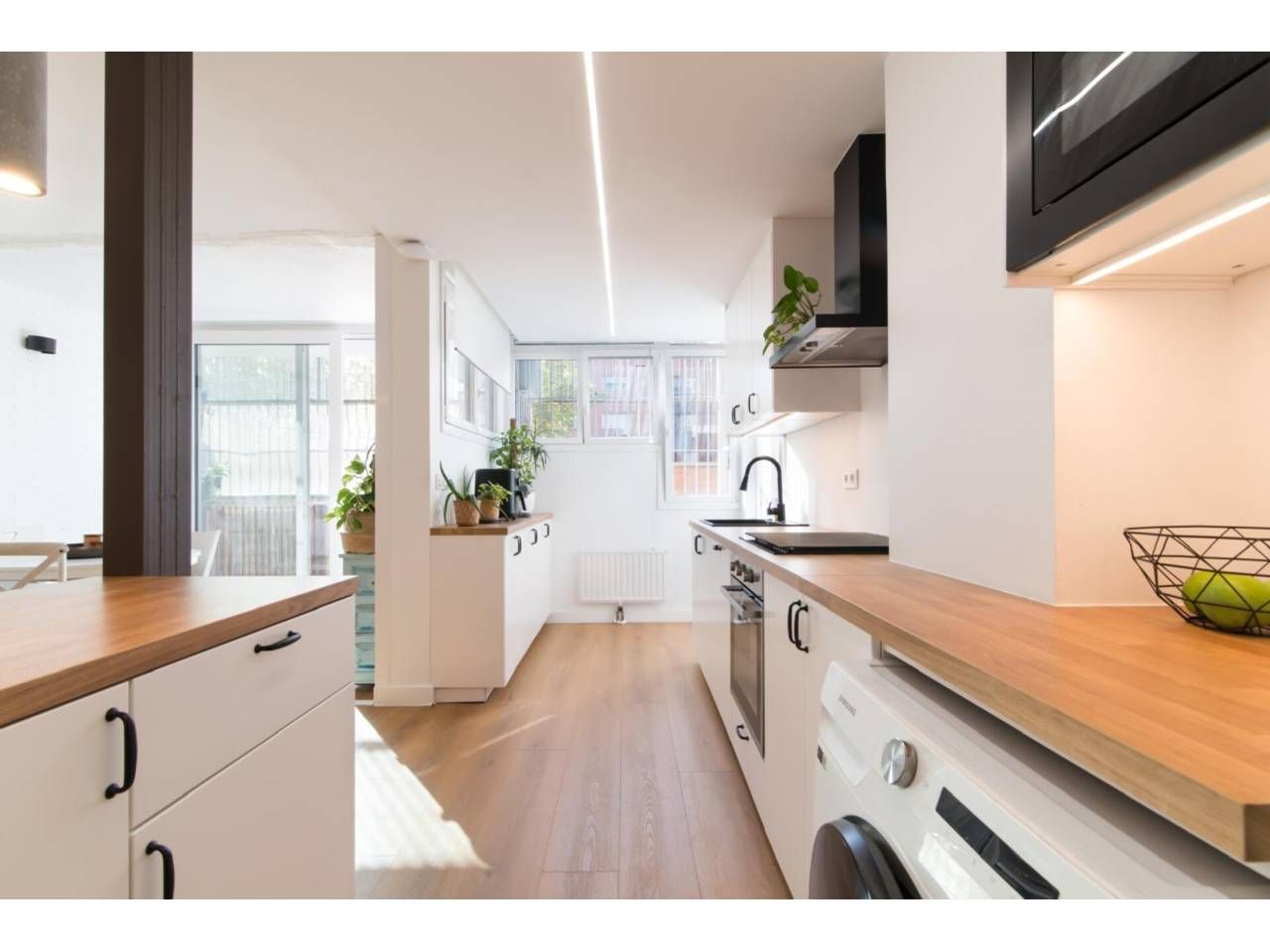 Kitchen of Flat for sale in  Madrid Capital  with Air Conditioner, Heating and Furnished