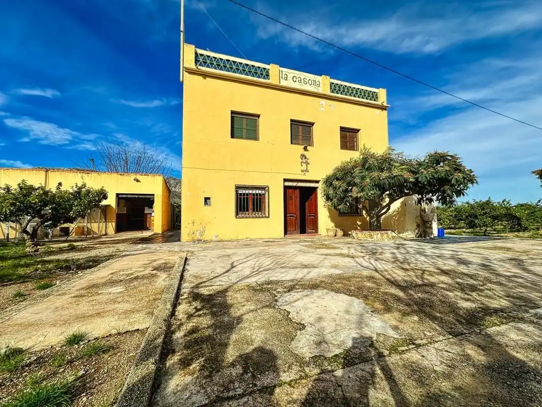 Vista exterior de Casa o xalet en venda en Beniarbeig amb Jardí privat, Terrassa i Traster